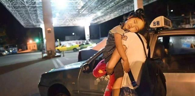 刘鑫|江歌妈妈正式起诉刘鑫，为女儿讨回公道，坚守到现在真不容易