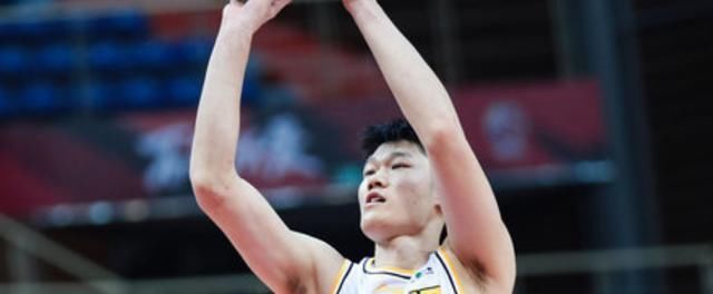 CBA|最强全华班半场虐双外20分,本土双王轰33+8+8,CBA尼克斯被打爆