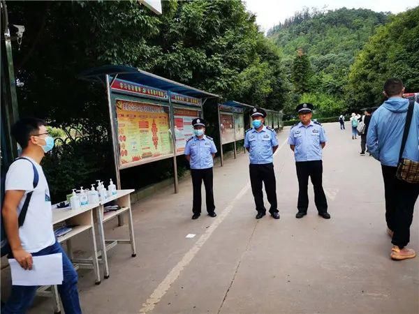  全力|二百考生遭遇“困”境 易门警方全力解困