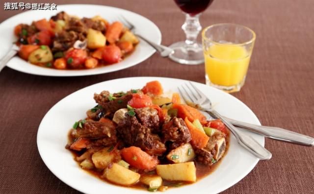 鲜香|炖牛排骨千万别焯水，乱用香料，这方法简单好用，软烂鲜香！