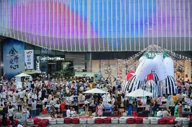 热度|户外经济和夜经济热度不减，重庆各商圈纷纷加码创意市集