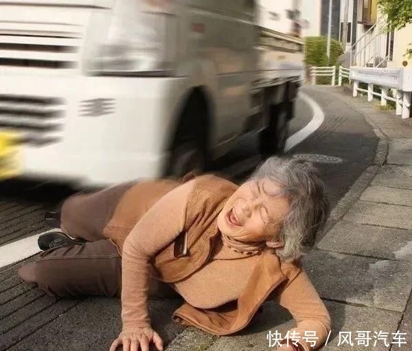 网红|这位奶奶大器晚成,72岁学摄影,89岁办影展,想退休可实力不允许