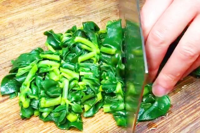  满满|三伏天，吃苦瓜不如吃它，隔三差五吃，天再热也精神满满