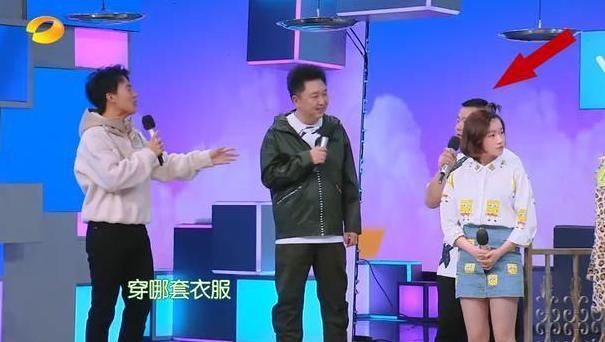  激烈|《快本》主持团纳新竞争激烈，空降女主持被群嘲，杨幂亲自上阵