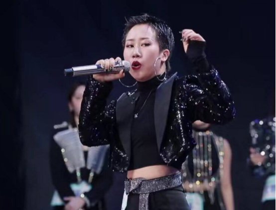  出身|上官喜爱你知道吗？草根出身的强势明星，如今已组建自己组合