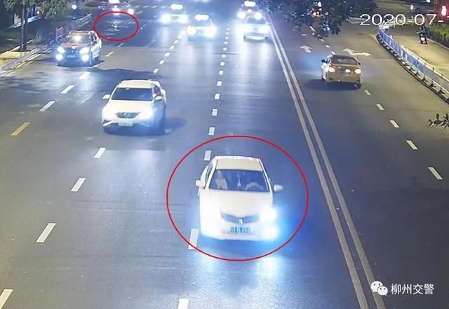  冯先生|柳州八一路突现隔离栏碎片致人受伤原来有人撞坏后跑了