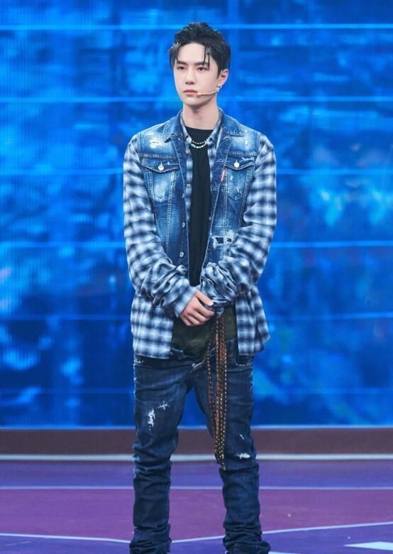  粉丝|《这就是街舞》终定档，王一博造型竟惨遭嫌弃，粉丝：给你烧了