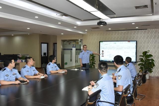 大脑|关注｜刑侦民警陈恳：“最强大脑”带队追逃300余人