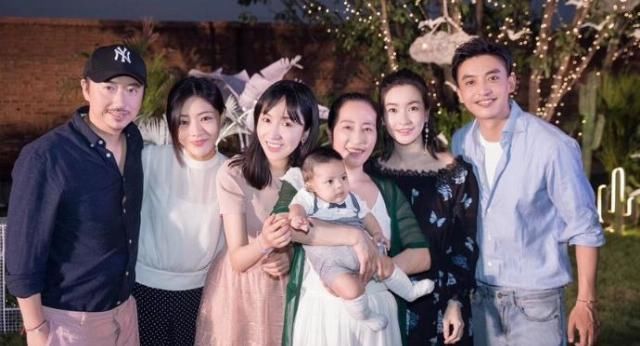  综艺|两人同演《爱情公寓》走红，一人沉迷综艺，而他不断挑战新角色