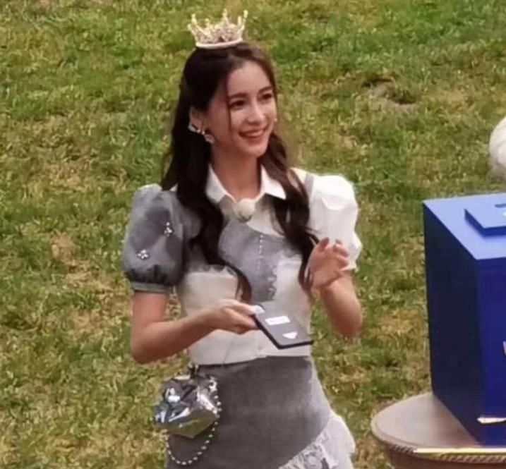 录制|跑男又有新录制,凌潇肃曾舜晞不算啥,细看baby皇冠造型我爱了