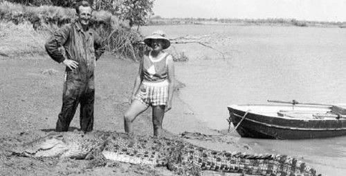 开枪|身高1米6的小女人，击毙世界最大湾鳄，晚年悔道：给100万美元也不开枪