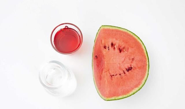  西瓜冰沙|夏天最完美组合，牛奶饼干配沙拉，好吃不腻，冰凉清爽，刷剧必备