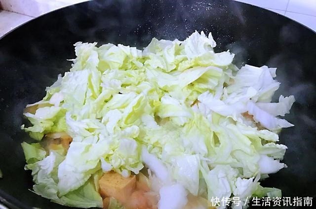 白菜|脂肪最怕这个菜,三天两头吃,腰细了脸小了,才2块钱一斤