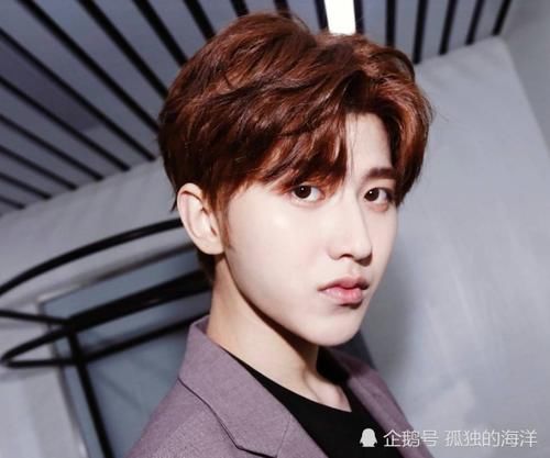  节目中|蔡徐坤朱正廷重逢时，谁听到JonyJ说了啥只有大厂女孩才懂