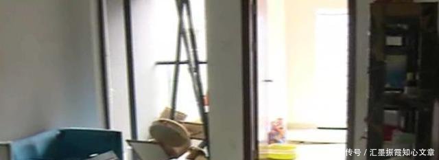  厨房|半夜厨房有响声，女子开灯查看……轰！落地窗都炸飞了！