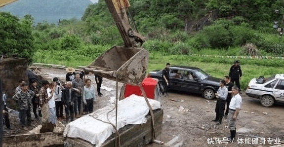  文物部门|王安石父亲墓被发现, 专家挖到一半, 王安石36代孙来了