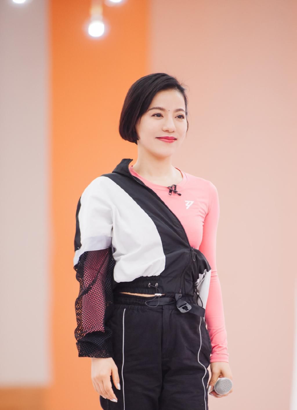  气场|《浪姐》第二次公演嗨爆全场，宁静气场全开，实力最强的她却垫底