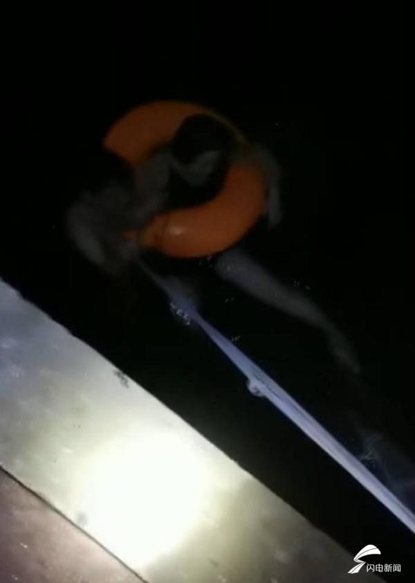  伤口|60秒 | 女子酒后赌气跳海，济南小伙救人身上留100多道伤口