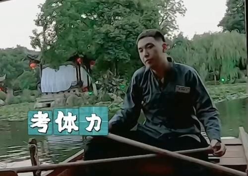  大小姐|《德云斗笑社》迎首位女嘉宾，看清是谁后，网友：难怪郭麒麟来了