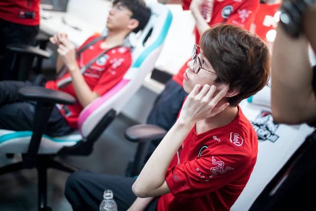 剧本|外国网友及LOL解说热议EDG击败LNG:他们是拿了之前LGD的剧本吗?