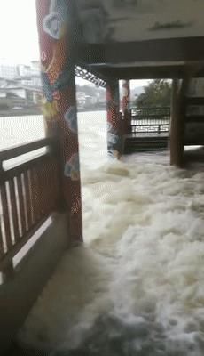 连遭|恩施全境连遭暴雨袭击，来凤多地受灾！