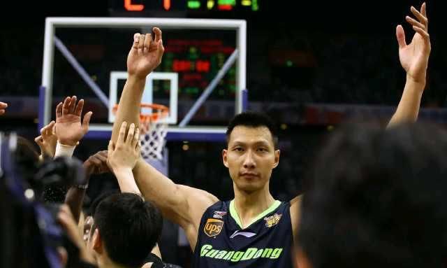  险胜|易建联1分险胜周琦！杜峰获得最佳教练员