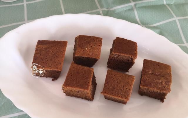  皮肤|女人要常吃的蛋糕，无水无油不打发蛋清，越吃皮肤越好，更显年轻