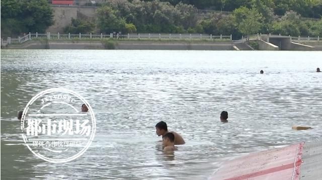  父母|1家3口下水游泳，6岁儿子却没上岸，父母崩溃痛哭