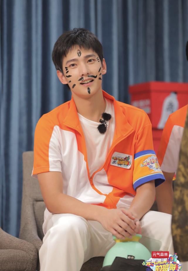  不亦乐乎|《元气满满的哥哥》弹幕吵得不可开交，哥哥们却玩儿得不亦乐乎