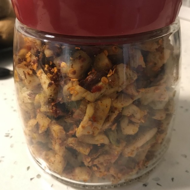 好吃|以后别再吃腌萝卜,用它拌一拌,酸辣爽口还入味,当天做当天吃!