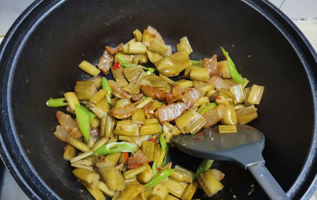  小蛮|入秋“瘦身期”，多吃此菜，开胃下饭，体重不过百，瘦出小蛮腰