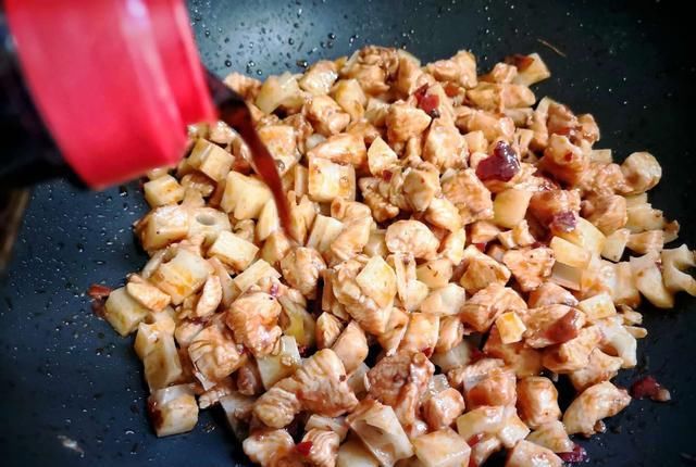  莲藕|秋天，常吃这碱性食材，和鸡肉是绝配，脆爽入味，孩子爱吃胃口好