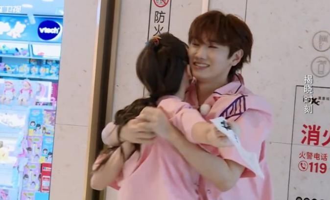  集体|《跑男》8年的名牌怎么处理李晨家的储物间曝光后，网友们集体看傻眼了