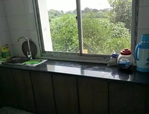 农村|去男友乡下老家,他说的茅草房原来是别墅,感觉自己赚翻了