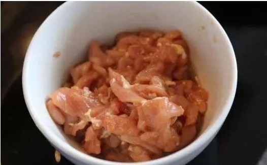 技巧|无论炒什么肉,谨记这4个小技巧,炒出来的肉,绝对又嫩又入味