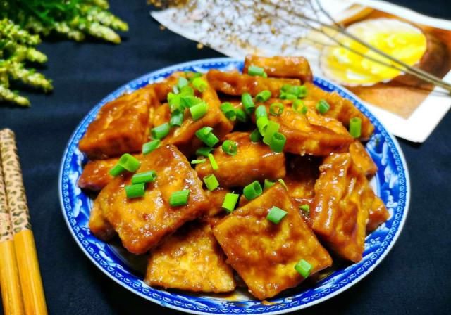  大盘|这菜我家隔几天做一回，2块钱炒一大盘，比肉还好吃，总也吃不腻