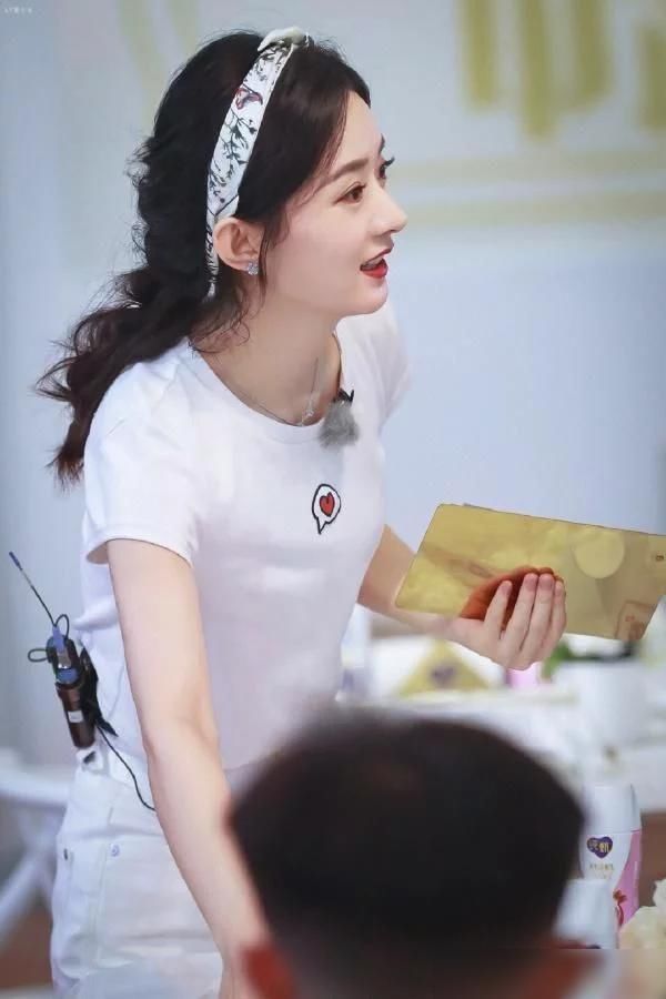  通稿|中餐厅把赵丽颖黑通稿当战绩道歉发声：下次不会了网友：毫无诚意