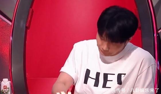 争抢|李宇春放弃的学员,被李荣浩和谢霆锋争抢,李健看热闹不嫌事大