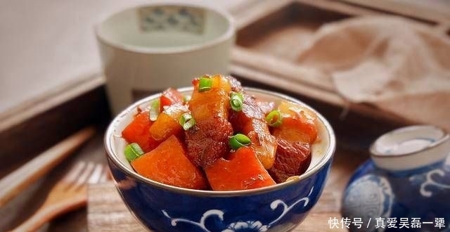 不吃|如果孩子们不吃胡萝卜怎么办?炖一锅五花肉烧胡萝卜菜,营养可口