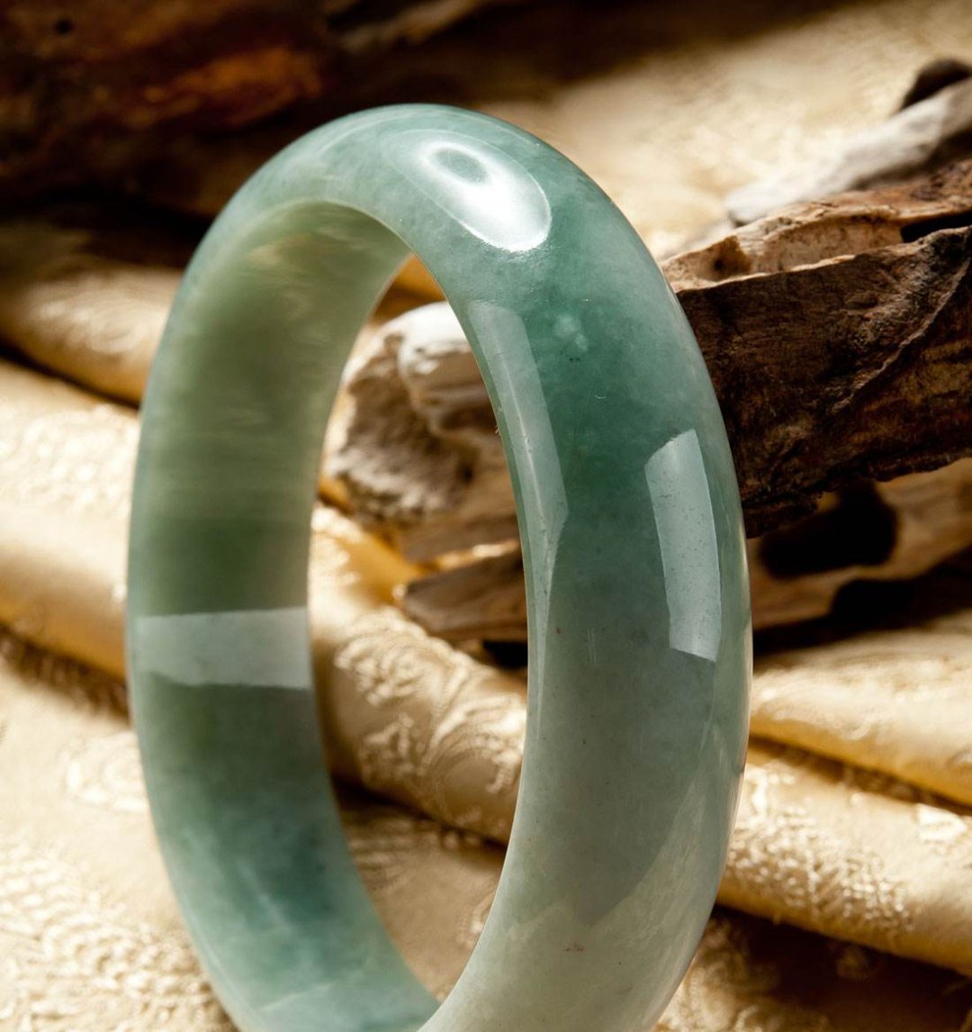  手镯|三千入手的翡翠手镯，以为捡到漏，到手一言难尽