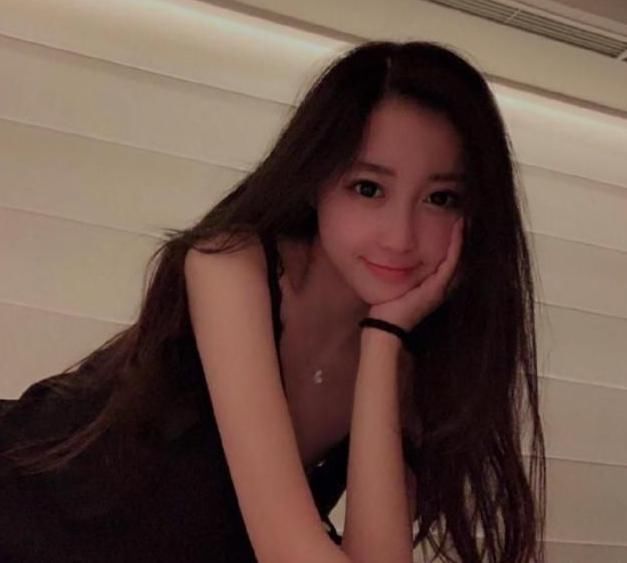  结婚|潘玮柏老婆社交平台频频翻车，一个文案多位网红通用，人设崩塌