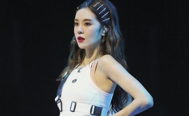  浪姐|《浪姐》五公表演宁静组拉跨，李斯丹妮组全员晋级，万茜再惹争议