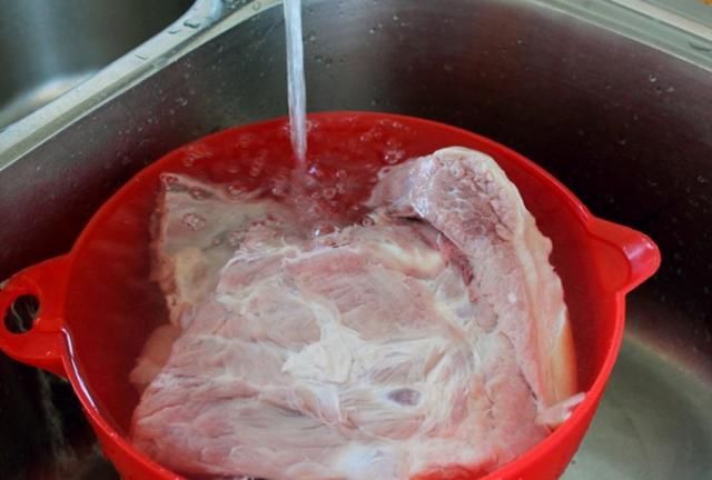  排骨汤|排骨汤怎么做才好喝？学会以下3点，轻松熬出神仙汤