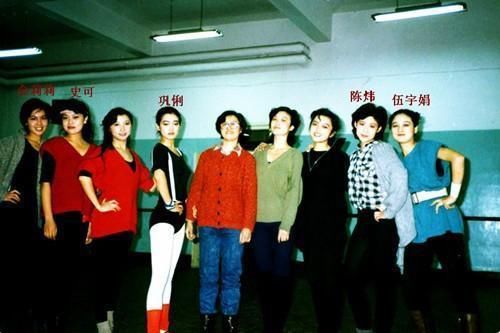  绯闻|“楚云飞”张光北，娶巩俐的同学回家，钱给媳妇管结婚30年0绯闻