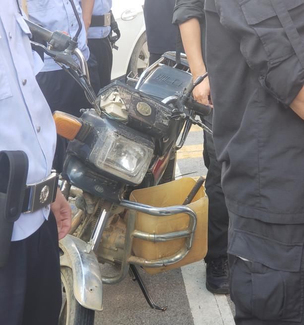  曾春亮|5天杀3人的嫌犯落网了，村民们笑了：又可以跳广场舞了！