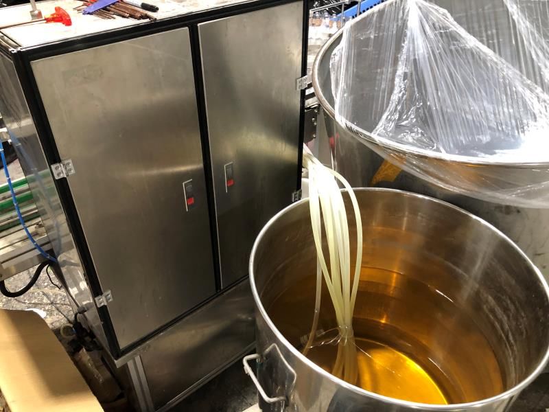 成本|12万支假维秘香水被查:网上自学调配,一支成本十元