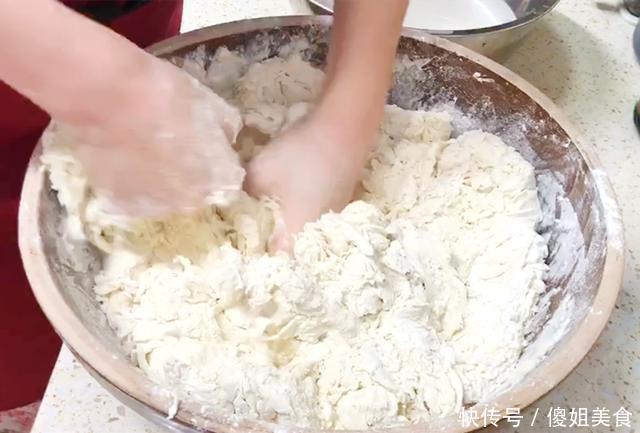 面粉|蒸馒头时,不要直接加酵母,教你3个小技巧,馒头又白又软又香!
