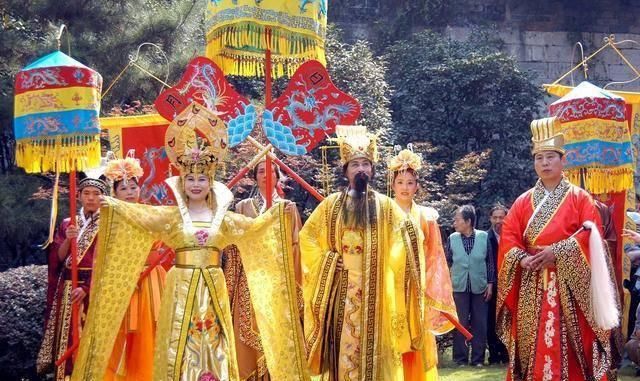  子兴|谁改变了朱元璋的相貌，朱元璋复杂诡谲的帝王形象之谜