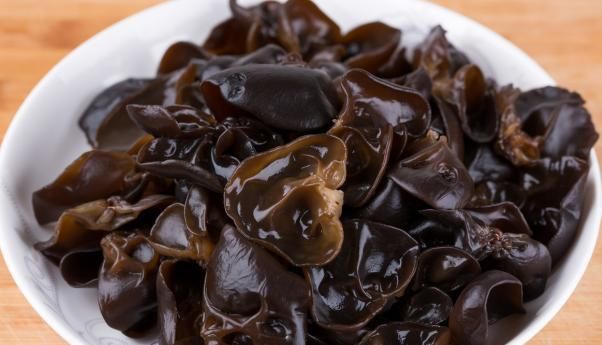  食物|肝病“根源”被揪出，医生提醒：4种食物尽快忌口，肝病绕道而行