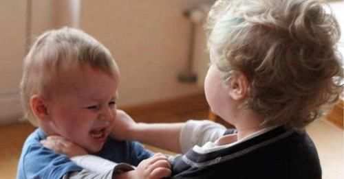 犯人|打人哭泣，面对孩子的“坏脾气”，教他“情绪管理”比打骂更有效